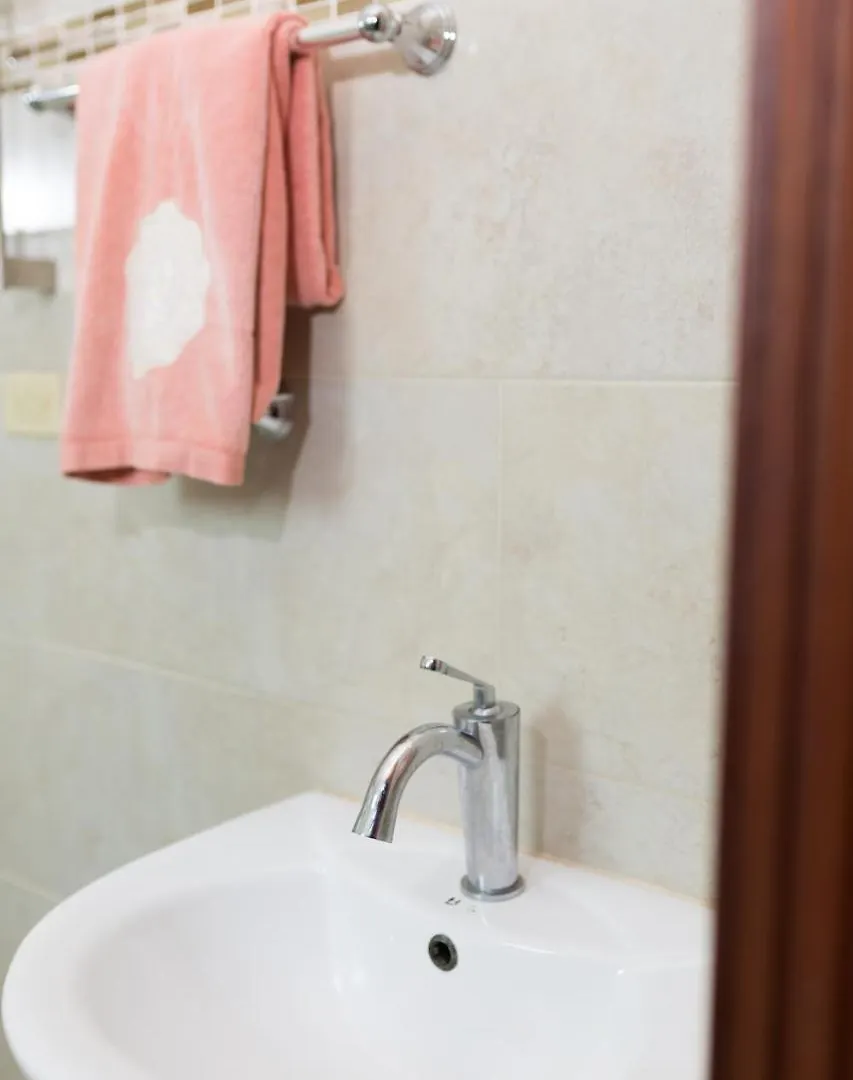 New Kingston Guest Apartment At Inglaterra I