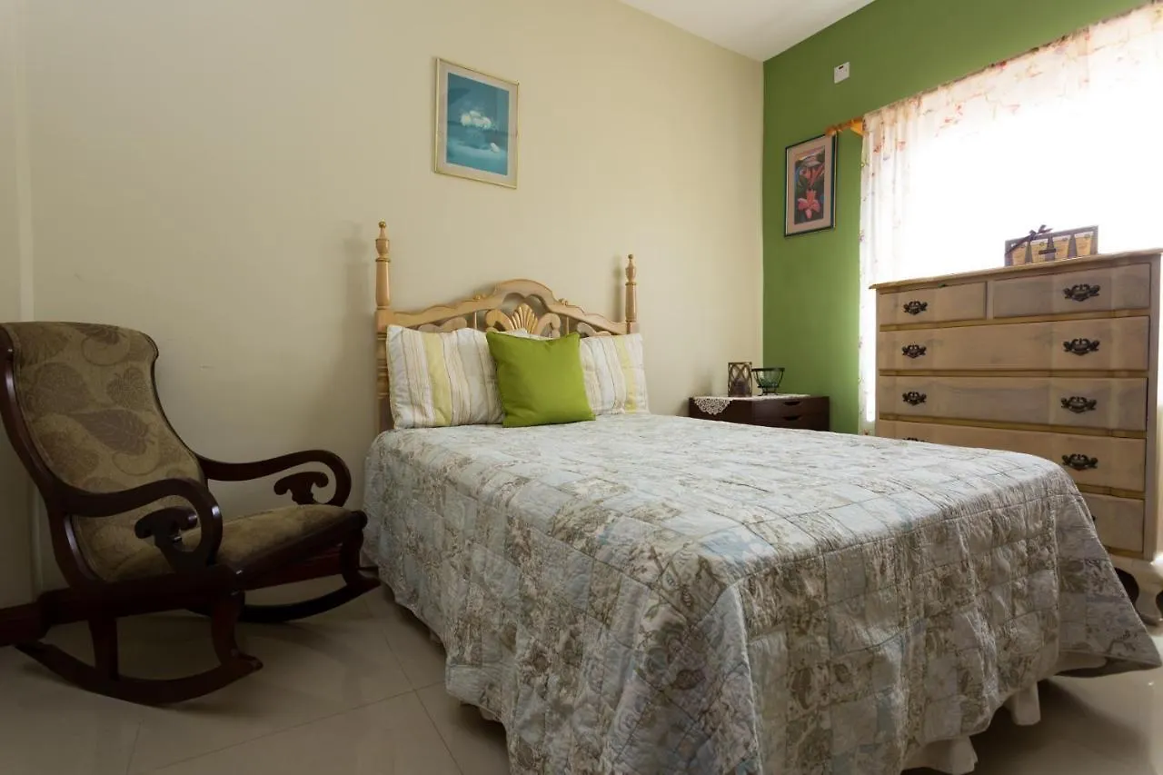 New Kingston Guest Apartment At Inglaterra I